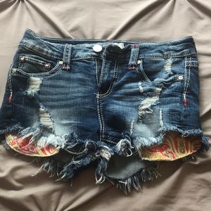 The buckle jean shorts